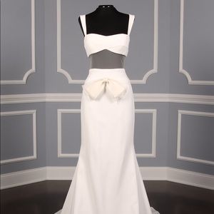 Vera Wang Bridal Couture — silk wedding gown, dry cleaned w bustle